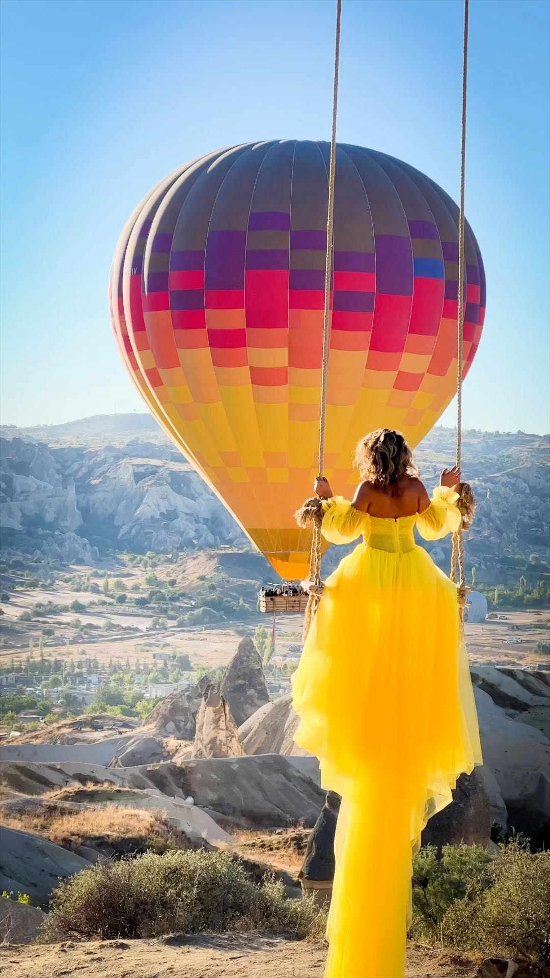 İSTANBUL BALLOONS ✨🎈

#cappadocia #cappadocia_photo #cappadociaturkey #turkey #göreme #ürgüp #istanbul #reels #video #hotairballoon #hotairballoons #cappadociaballoon #travel #traveling #traveltheworld #keşfetteyiz