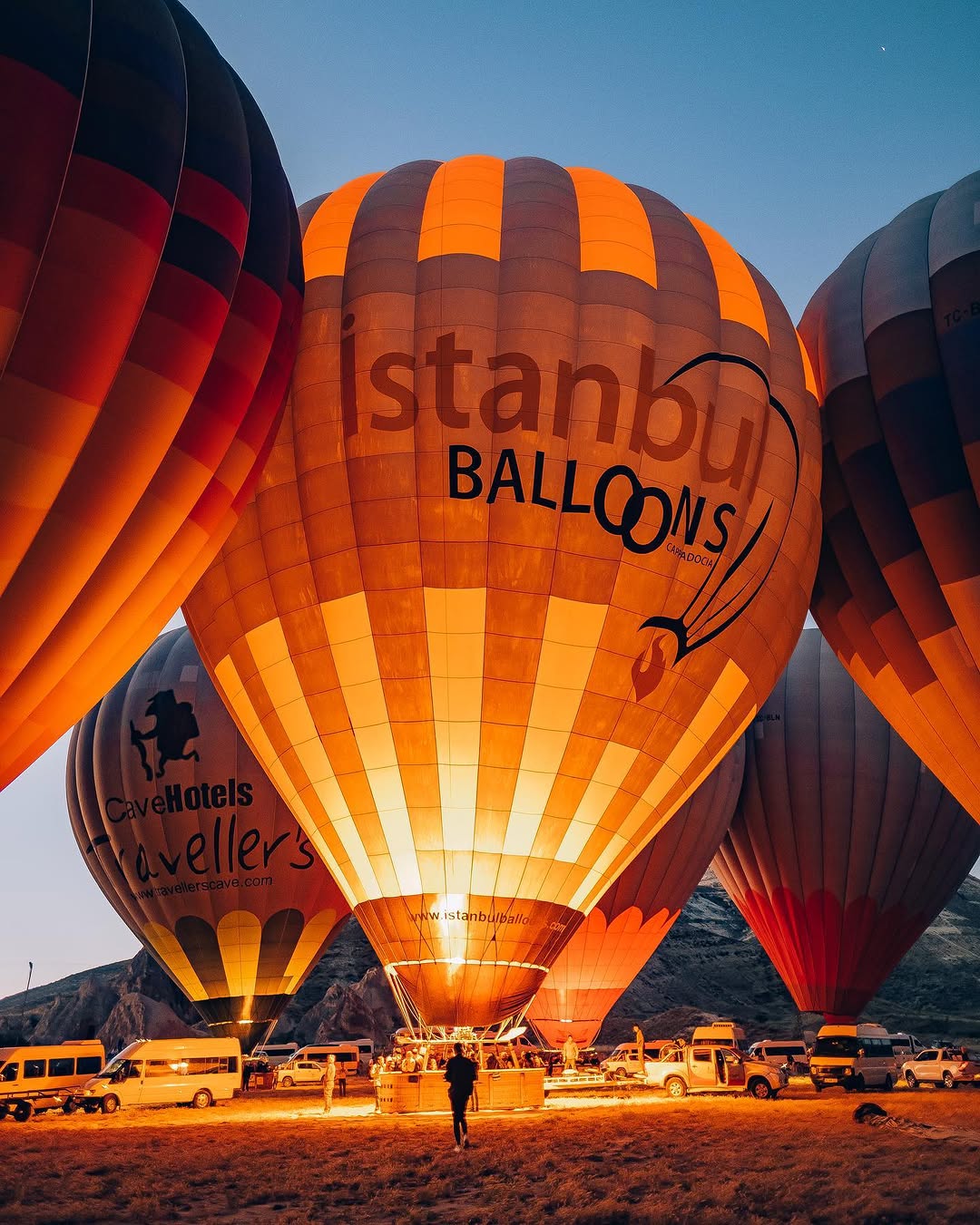 İSTANBUL BALLOONS . ✨

#cappadocia #cappadociaturkey #turkey #hotairballoon #hotair #kapadokya #traveling #travelingram #likeforlikes #liketime